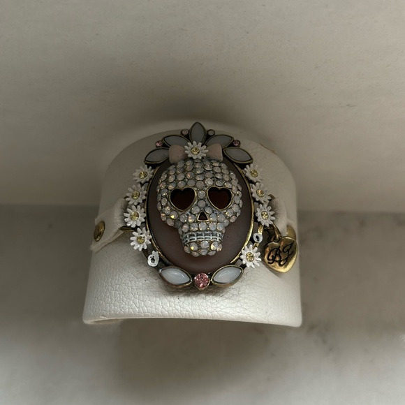 Betsey Johnson Cuff Bracelet - Picture 2 of 4